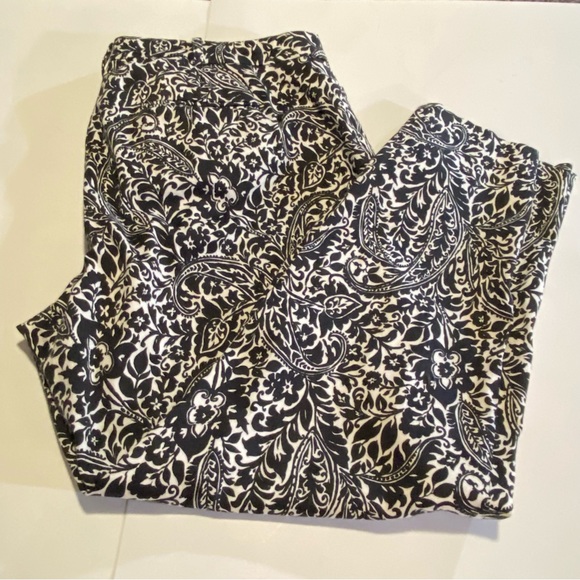 Lauren by Ralph Lauren floral stretch pants, 3 pocket GUC SZ 16W nice pants - Picture 9 of 11